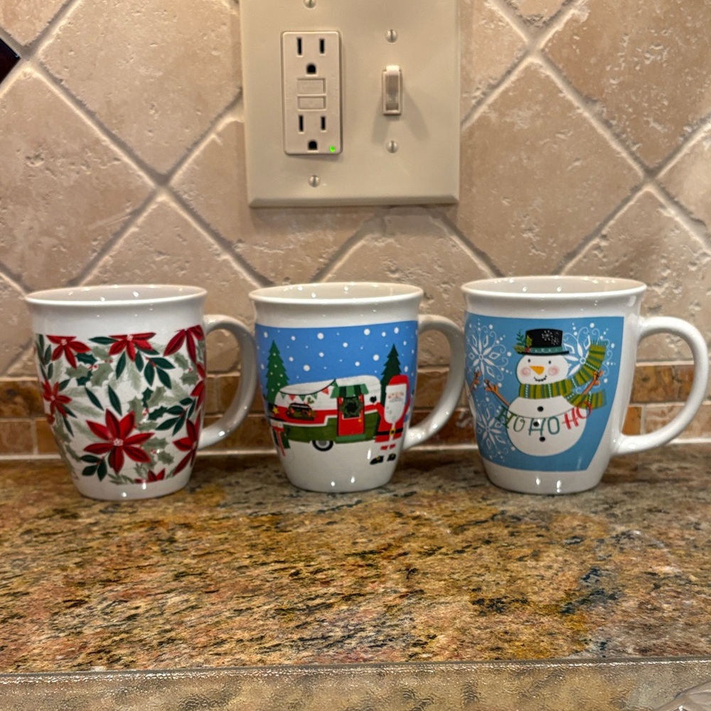 Set of 3 cute holiday coffee mugs